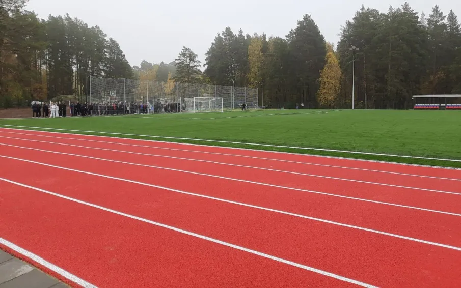 Стадион, водопровод, дороги и тротуары обновлены в р.п. Вознесенское по госпрограмме КРСТ в 2025 году