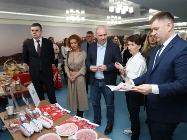 Более 60 предприятий нижегородского агропрома принимают участие в региональной конференции с торговыми сетями X5 Group и представителями правительства области